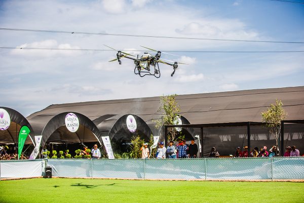 Zona Sky Fly dron en vuelo Zona Sky Fly dron en vuelo